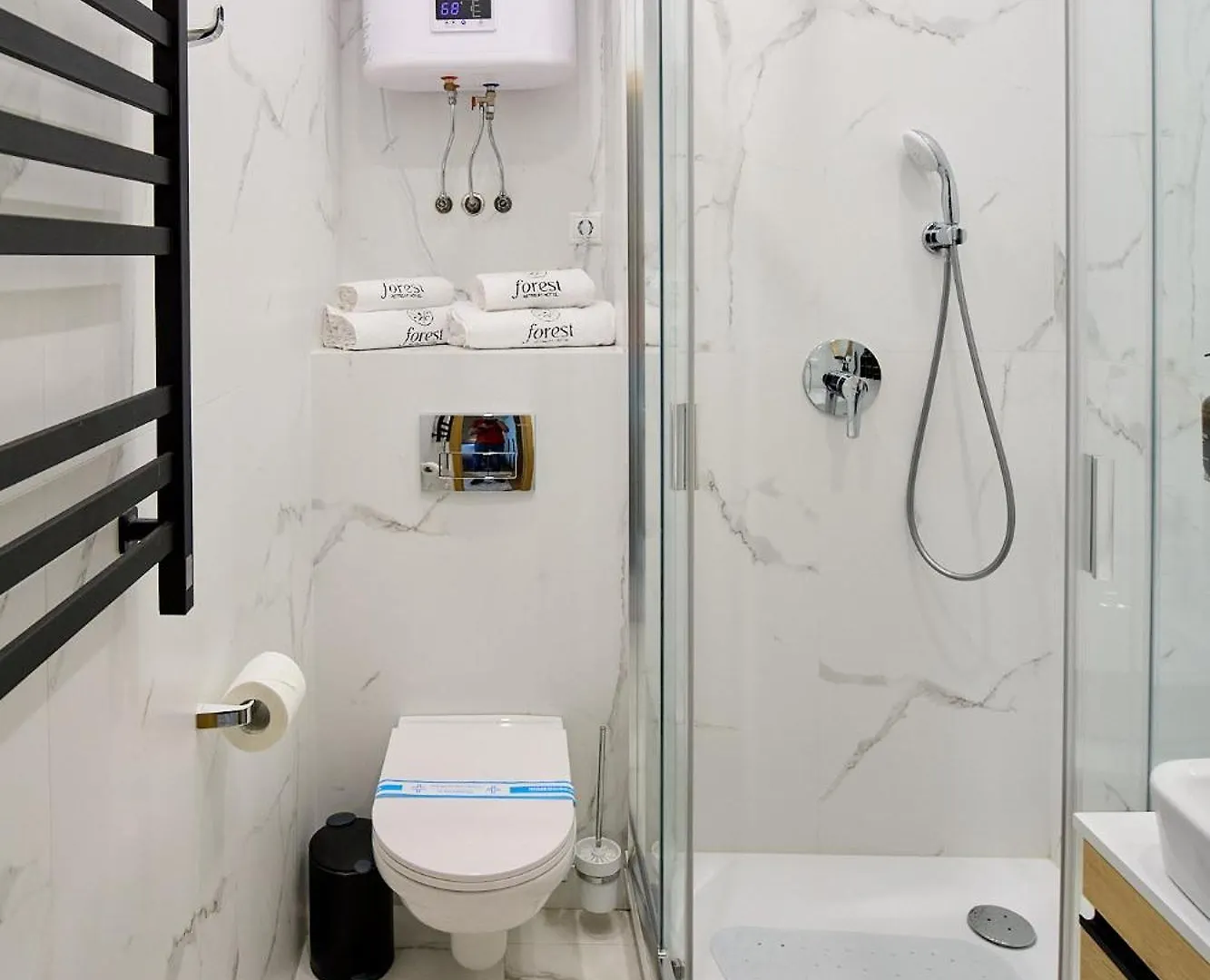 Hotel Forest Retreat Center Kyiv