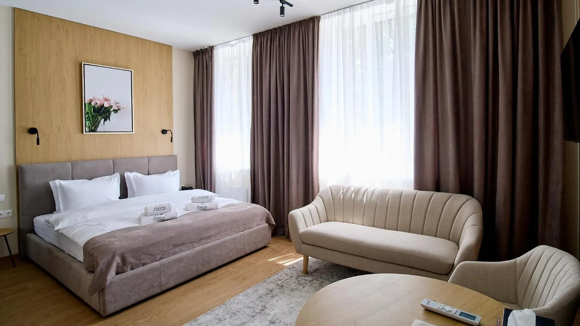 Hotel Forest Retreat Center Kyiv