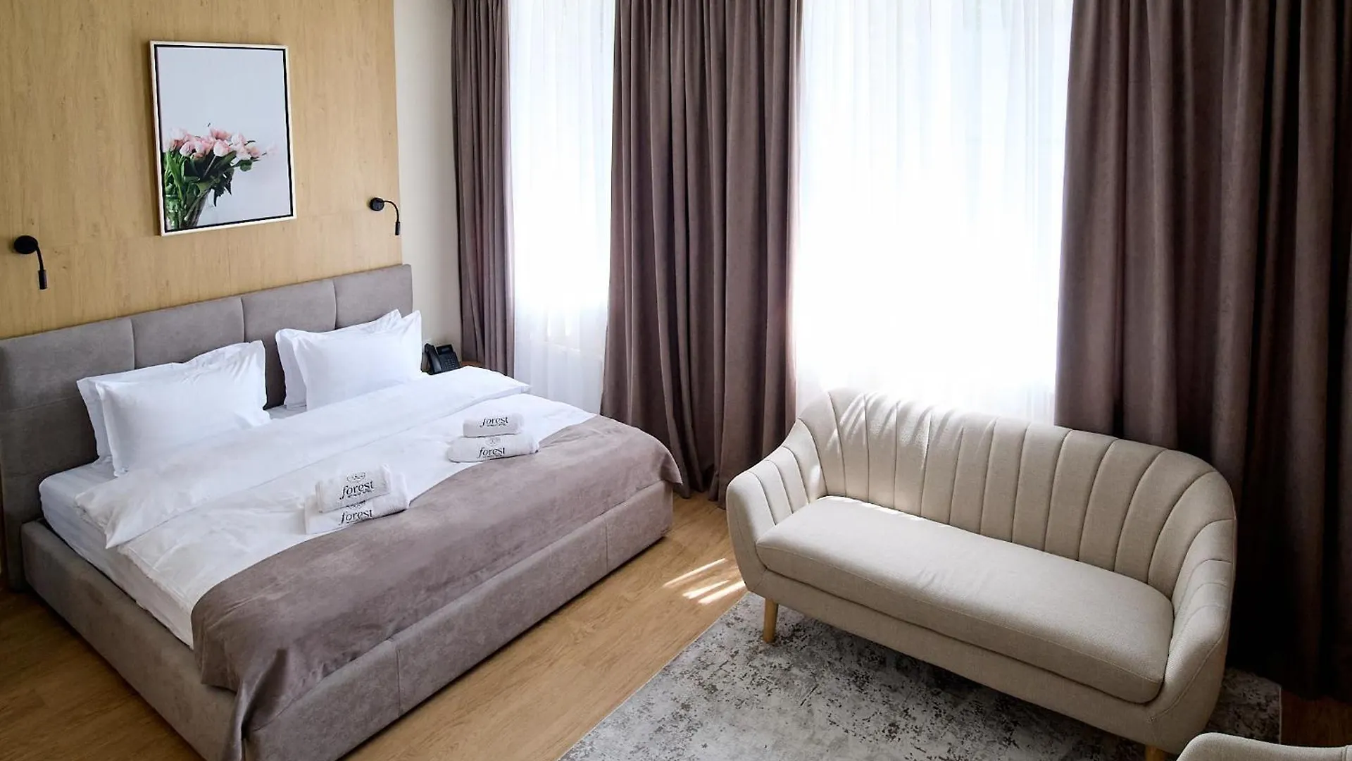 Hotel Forest Retreat Center Kiev